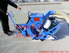 客戶在高架橋上使用橋梁路面拋丸機(jī)施工