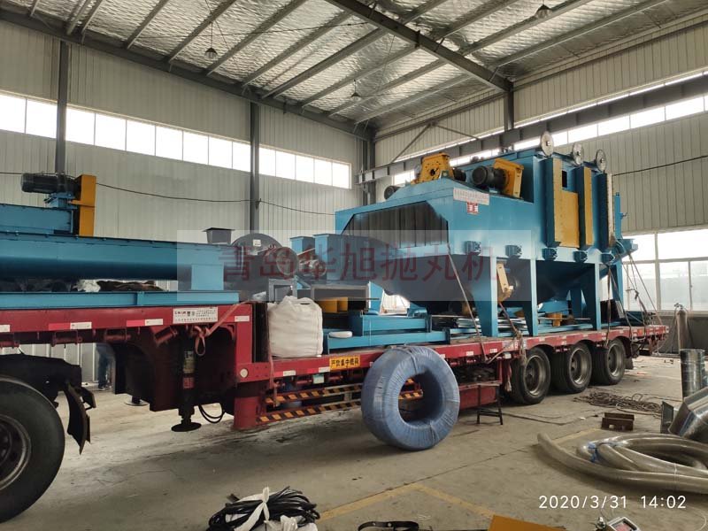 Q6925輥道通過式拋丸機(jī)裝車發(fā)貨現(xiàn)場(chǎng)